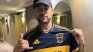 Neymar posando con la camiseta de Boca.