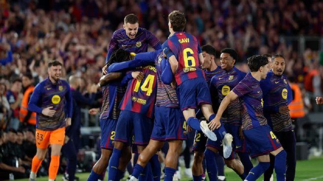 Barcelona se consagró campeón de La Liga tras ganarle 2-0 al Real Madrid en el clásico.