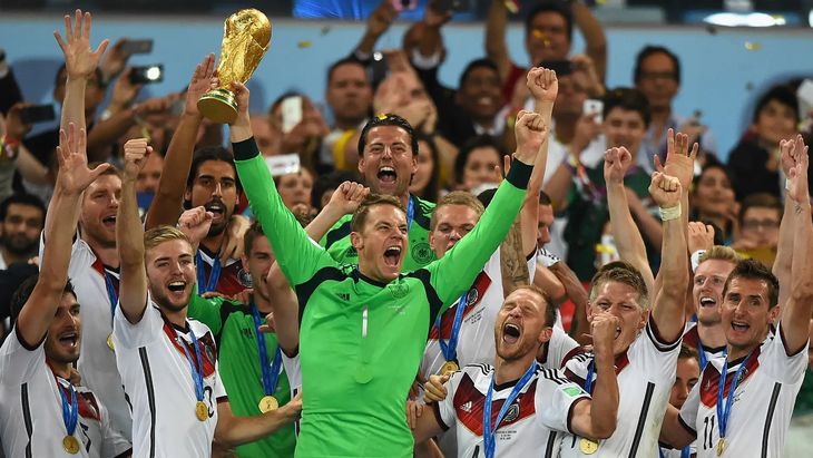 Manuel Neuer, campeón del mundo en 2014, podría volver a la selección tras haber anunciado su retiro en 2024.