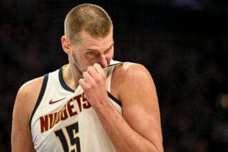 Escándalo en la eliminación de Denver: Nikola Jokić fue expulsado en un final caliente ante Minnesota por la NBA