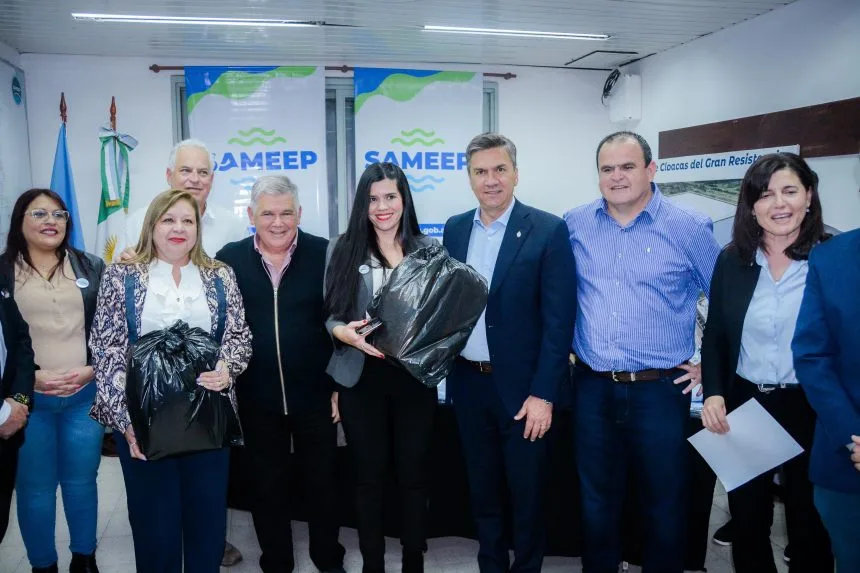 Sameep: el gobernador Zdero entregó equipamiento, indumentaria y habilitó un vacunatorio