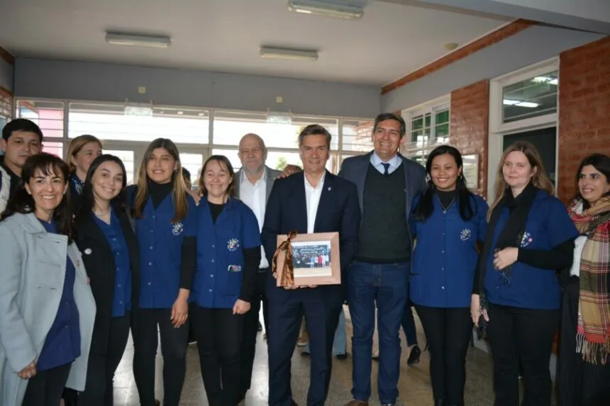 Du Graty: Zdero acompañó la feria del libro provincial 2024 e inauguró obras de refacción en la escuela 42
