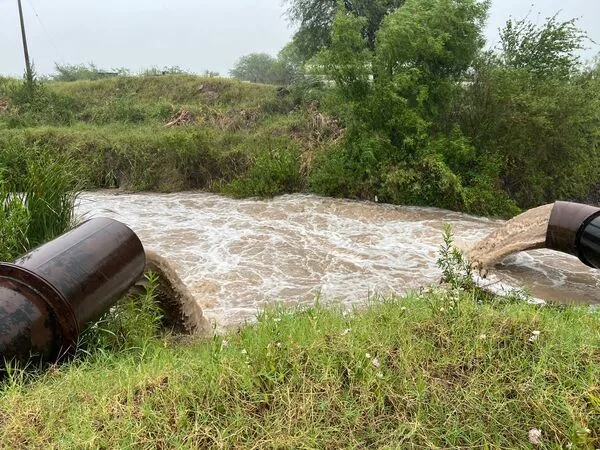 Sáenz Peña: Ante la intensa lluvia el sistema de bombeo en la ciudad se encuentra en pleno funcionamiento