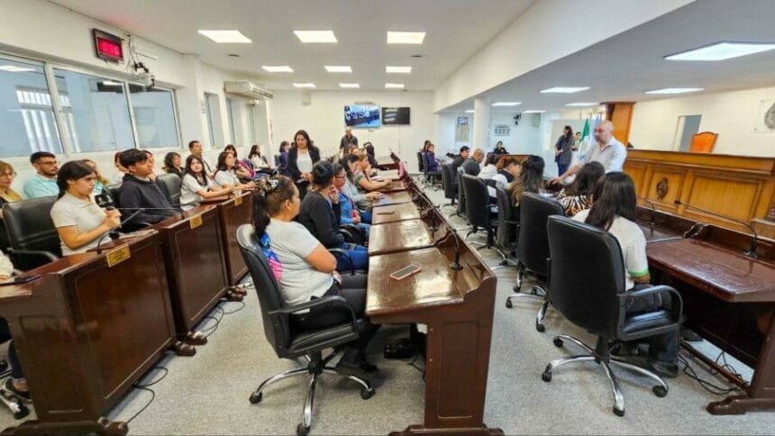Estudiantes secundarios de Resistencia y Barranqueras se formaron en la Legislatura sobre la función de los diputados y las leyes