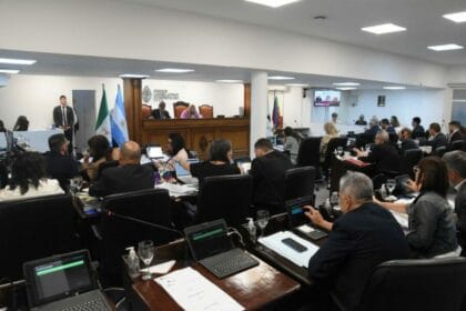 La Legislatura aprobó la suspensión de las PASO y la regulación de la inteligencia artificial en el sistema educativo