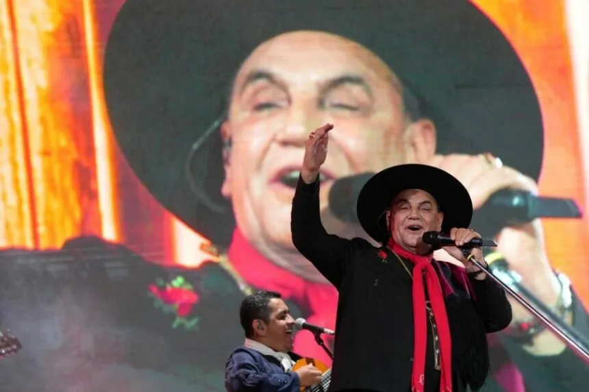 Cosquín vivió su séptima luna con la presencia del Chaqueño Palavecino
