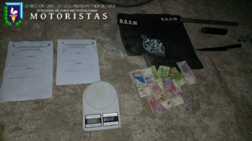Un menor intentó intimidar a la policía, tenía drogas y arma de fuego, fue detenido