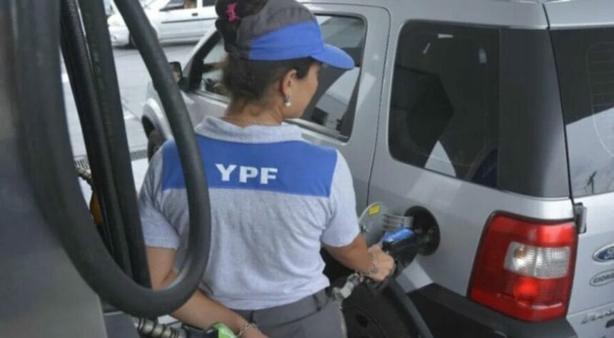 Duró muy poco la baja: YPF aplicó un sorpresivo aumento al precio de las naftas