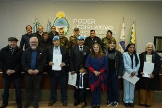La Legislatura homenajeó a veteranos chaqueños de las Misiones de Paz del Ejército Argentino a 30 años de la guerra de Croacia