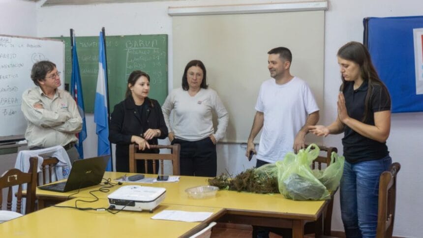 Producción, municipio y el INTA capacitan a las instituciones educativas sobre utilización de residuos orgánicos y huerta escolar didáctica