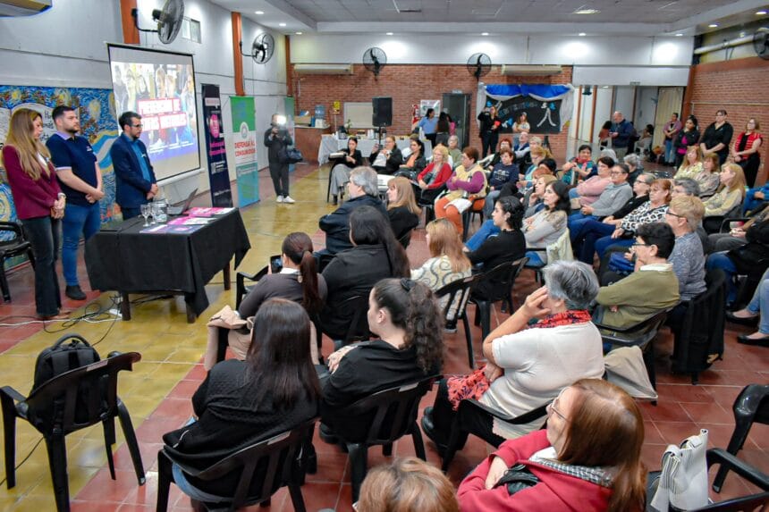 Sáenz Peña: Se realizó la charla sobre prevención de estafas virtuales dirigida a adultos mayores
