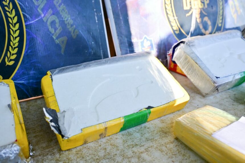 MAKALLÉ: Mujeres Fueron Detenidas Con Más De 8 Kilos De Cocaína