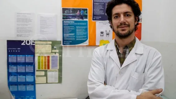 «Al chico lo estamos entrenando para volverse adicto»: advierten sobre los riesgos del uso temprano de teléfonos