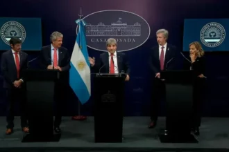 Las medidas del Gobierno para fomentar el uso de «dólares del colchón»