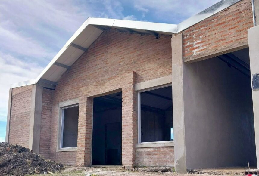 El Instituto De Vivienda Y Un Significativo Aporte Para La Construcción De Un Centro De Jubilados De Fontana