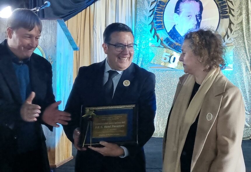 Faro En La Formación De Jóvenes Del Norte Chaqueño: Educación Acompañó El 50º Aniversario Del  Instituto Superior De Castelli