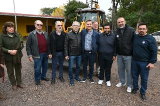 Fortaleciendo Los Consorcios Camineros: Nueva Maquinaria Para El Consorcio Caminero N°40 De Puerto Tirol