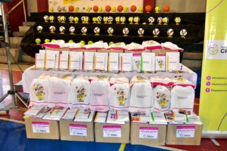 Las Garcitas: El Gobernador Zdero Ratificó La Política Educativa Con Las Entregas De Elementos Deportivos Y De útiles A Escuelas De Esa Región