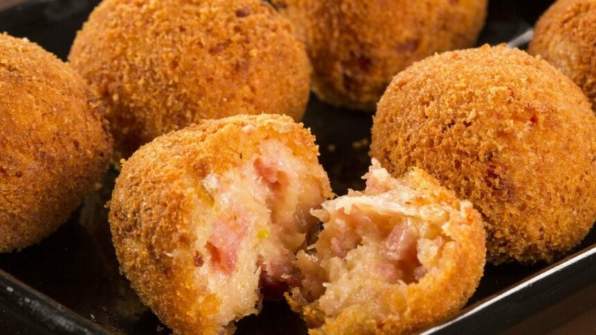 Los secretos para unas croquetas crujientes de pollo y jamón