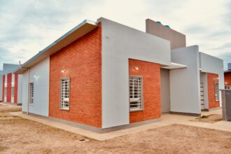 Obras Que Transforman La Vida: El Gobernador Zdero Entregó Viviendas A Familias De Chorotis