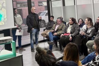Reunión Del Instituto De Vivienda Con Adjudicatarios De Los Departamentos Del Barrio Puertas Del Sol