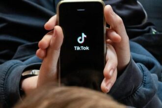 TikTok incorpora nuevas opciones con inteligencia artificial para ajustar el contenido y mejorar la experiencia del usuario