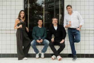 Una startup local aplica la tecnología para estimular el consumo de vino por copa en bares y vinotecas porteñas