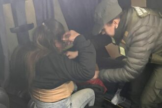 CHACO:  Detienen A Una Pasajera De Transporte Público Que Llevaba Adosado Al Abdomen Seis Paquetes Con Cocaína