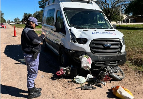 MARGARITA BELÉN: Un Motociclista Sufrió Fractura Expuesta Tras Chocar Con Una Ambulancia