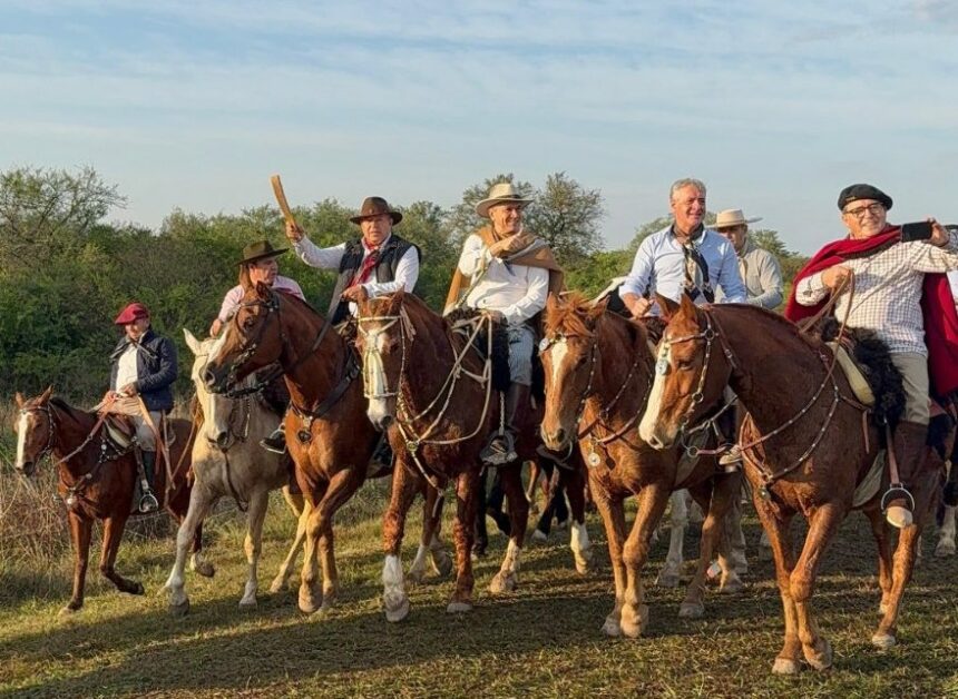 CHACO: Cabalgata De La Fe: El Ministro De Seguridad Agradeció El Trabajo De La Policía