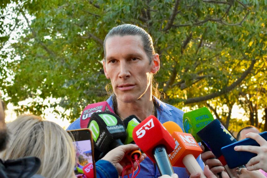 El Ex Basquetbolista Walter Herrmann Brindó  Una Charla Sobre Resiliencia En El Jaime Zapata