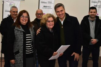 El Gobernador Zdero Entregó 60 Títulos De Propiedad A Familias De Sáenz Peña: “decidimos Dar Tranquilidad A La Gente”