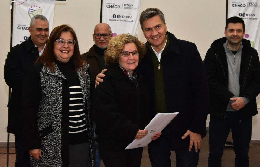 El Gobernador Zdero Entregó 60 Títulos De Propiedad A Familias De Sáenz Peña: “decidimos Dar Tranquilidad A La Gente”