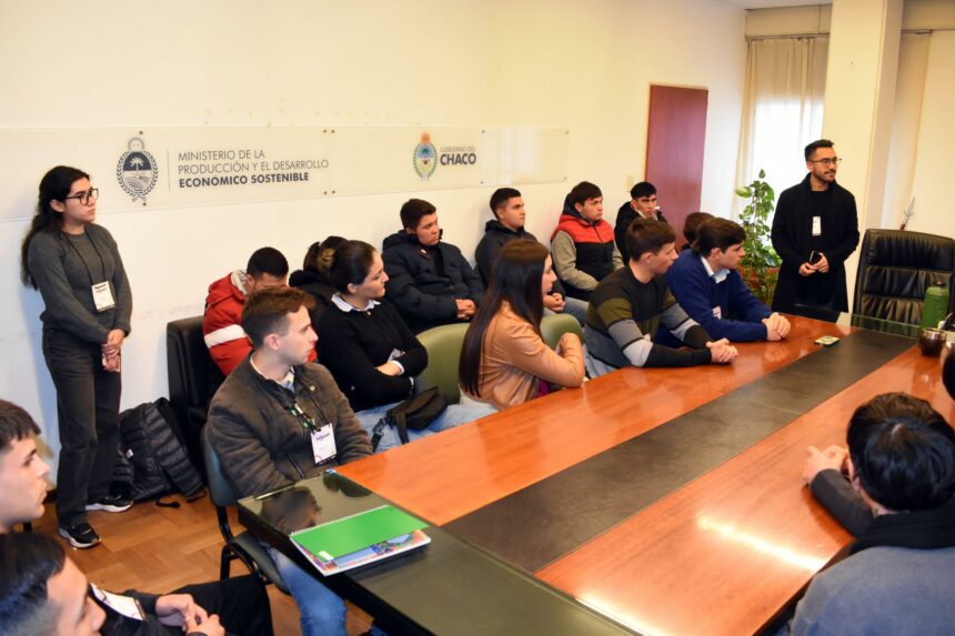 Estudiantes De Escuelas Agropecuarias Visitaron Organismos Claves Para Fortalecer Su Formación