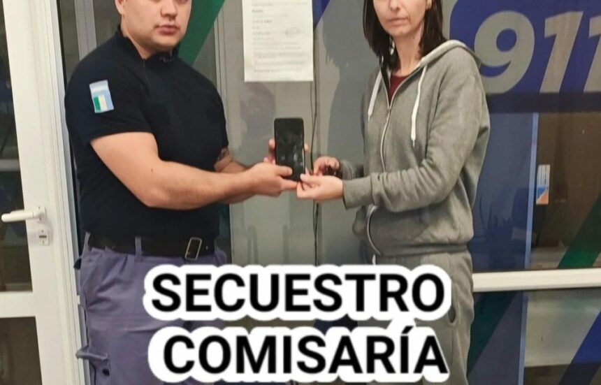 MACHAGAI: La Policía Regresó Un Celular Robado A Su Propietaria