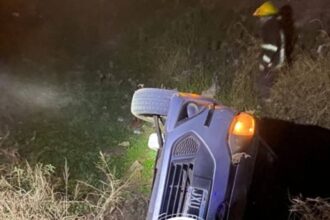 PINEDO: Conductor Desconoce El Camino Y Termina Volcando Con Una Menor A Bordo