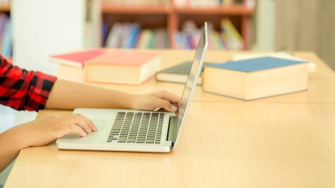 Rasti presentó una nueva plataforma con la que los estudiantes podrán divertirse aprendiendo