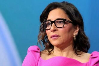 Renuncia la CEO de X tras el escándalo con la IA de la plataforma