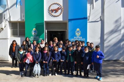 Estudiantes del Instituto Privado Cristiano visitaron la Legislatura 