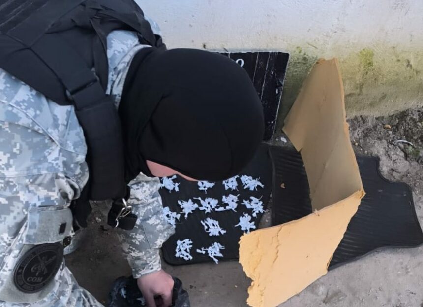 RESISTENCIA: Detienen A Una Menor Con 165 Bochitas De Cocaína