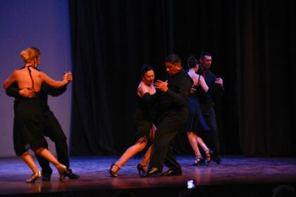 El espectáculo «Génesis» deslumbró al público de Sáenz Peña