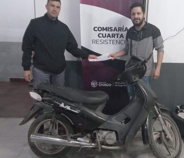 RESISTENCIA:   Robaron Una Moto Tras Un Choque, Huyeron Y La Abandonaron Al Notar A Los Agentes