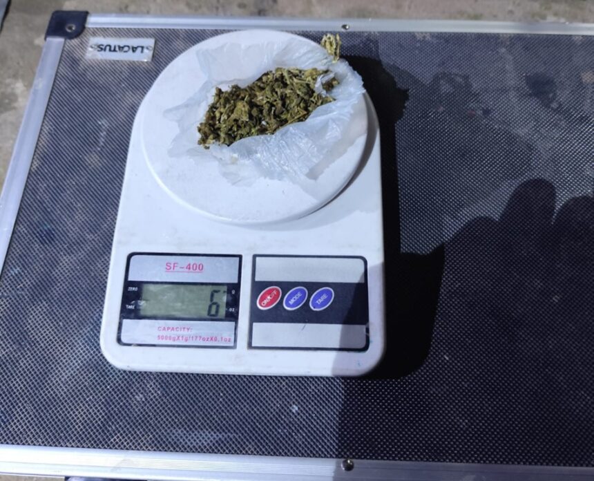 RESISTENCIA: Detienen A Una Mujer Con Cocaína, Marihuana Y Más De 0 Mil En Efectivo