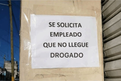 El desopilante cartel de un comerciante desesperado: “Se solicita empleado que no llegue drogado”