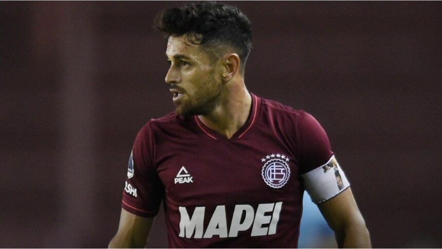 Suspendieron a Lautaro “Laucha” Acosta por sus duras críticas al árbitro Hernán Mastrángelo