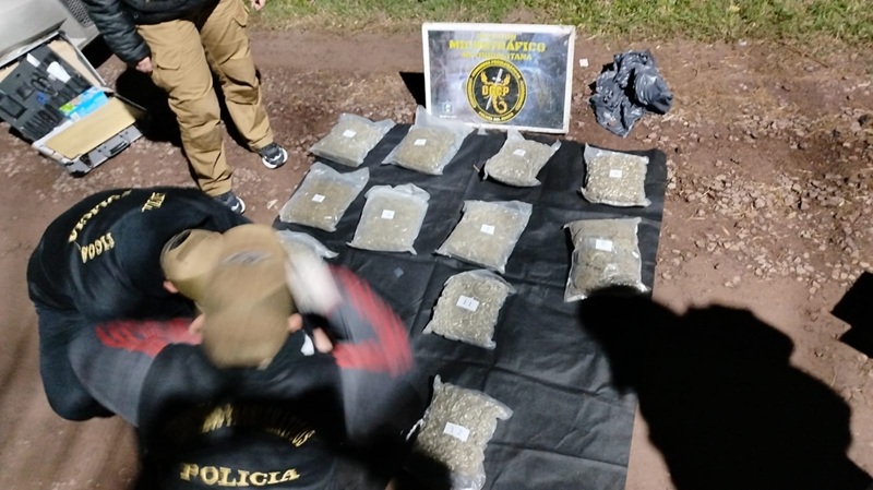 FONTANA: Secuestran Doce Paquetes De Marihuana Y Demoran A Tres Hombres