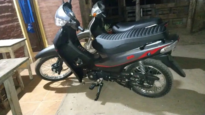 RESISTENCIA: Motochorros Atacaron A Una Moto Uber Para Robarle Su Rodado