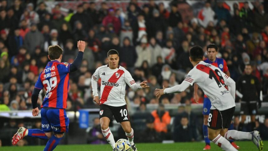River, sin ideas en ataque, decepcionó y empató ante San Lorenzo