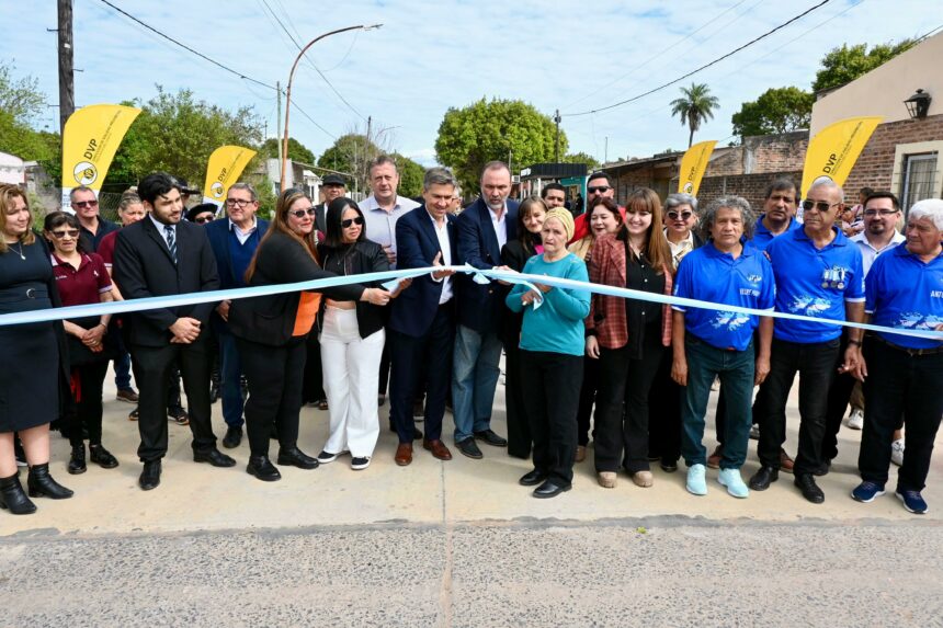 137º Años De Puerto Tirol: El Gobernador Zdero Habilitó Nuevas Cuadras De Pavimento Y Postas De Ejercitación En El Acceso A La Localidad