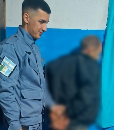 LA LEONESA: Hombre Armado Fue Detenido Tras Intentar Ingresar A Una Vivienda En Estado De Ebriedad